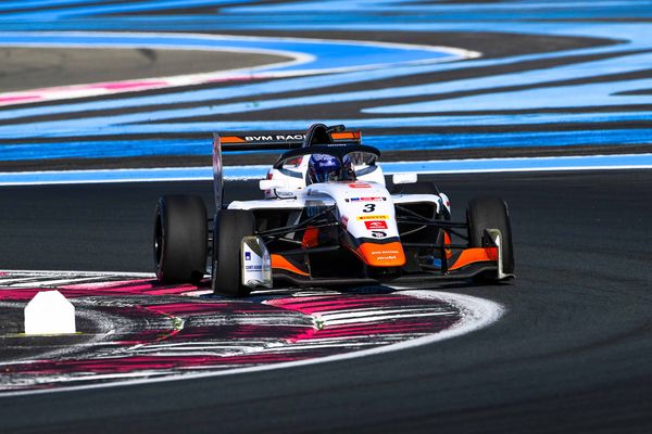 Kucharczyk (BVM) precedes David (Motopark) in very warm free practice